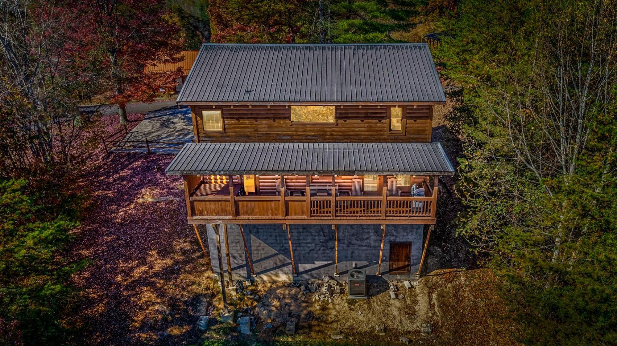Bearfoot Pines - True Log Cabin - Wi-Fi, Hot Tub, Fishing, Deck With Views! - Mins To Pf سيفيرفيل المظهر الخارجي الصورة
